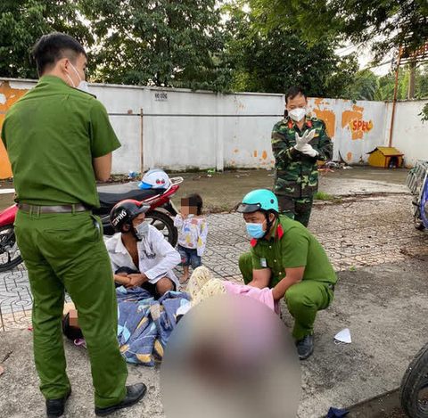 Tặng bằng khen 3 chiến sĩ, học viên đỡ đẻ cho sản phụ ở TP.HCM - Ảnh 1. Tặng bằng khen 3 chiến sĩ, học viên đỡ đẻ cho sản phụ ở TP.HCM - Ảnh 1.
