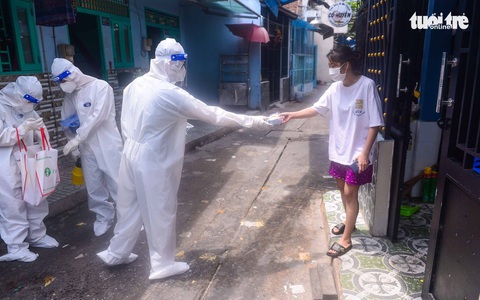 Đừng để F0 kêu cứu còn ngành y tế báo cáo thuốc luôn sẵn sàng - Ảnh 1. Đừng để F0 kêu cứu còn ngành y tế báo cáo thuốc luôn sẵn sàng - Ảnh 1.