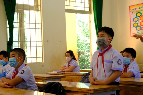 Sáng nay 1-9, hàng triệu học sinh tựu trường, bắt đầu năm học đặc biệt - Ảnh 4. Sáng nay 1-9, hàng triệu học sinh tựu trường, bắt đầu năm học đặc biệt - Ảnh 4.