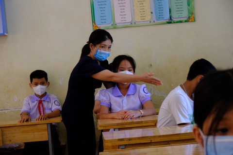 Sáng nay 1-9, hàng triệu học sinh tựu trường, bắt đầu năm học đặc biệt - Ảnh 3. Sáng nay 1-9, hàng triệu học sinh tựu trường, bắt đầu năm học đặc biệt - Ảnh 3.