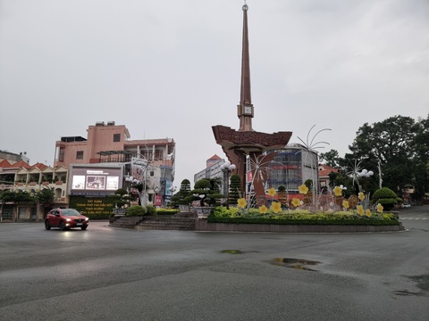 Thủ Dầu Một ngày đầu nới giãn cách: Hàng quán im lìm, chợ vẫn đóng cửa - Ảnh 5. Thủ Dầu Một ngày đầu nới giãn cách: Hàng quán im lìm, chợ vẫn đóng cửa - Ảnh 5.