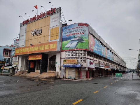 Thủ Dầu Một ngày đầu nới giãn cách: Hàng quán im lìm, chợ vẫn đóng cửa - Ảnh 7. Thủ Dầu Một ngày đầu nới giãn cách: Hàng quán im lìm, chợ vẫn đóng cửa - Ảnh 7.