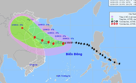 Bão số 5 còn tăng cấp, hướng vào vùng biển từ Quảng Trị đến Quảng Ngãi - Ảnh 1. Bão số 5 còn tăng cấp, hướng vào vùng biển từ Quảng Trị đến Quảng Ngãi - Ảnh 1.