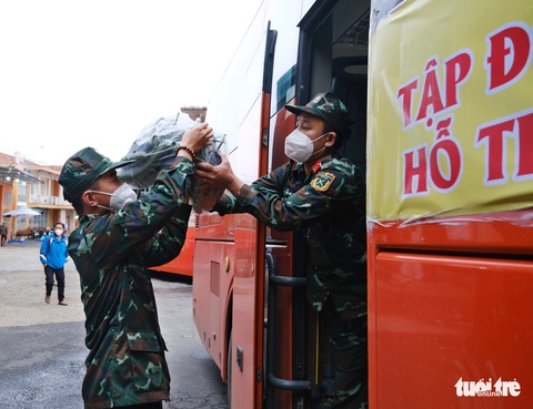 Lâm Đồng hào phóng, tặng rau nguyên vườn, chở rau bằng xe giường nằm máy lạnh đến TP.HCM - Ảnh 5. Lâm Đồng hào phóng, tặng rau nguyên vườn, chở rau bằng xe giường nằm máy lạnh đến TP.HCM - Ảnh 5.