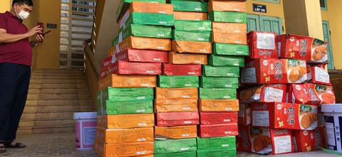 Thu giữ lượng bánh trung thu khủng không rõ nguồn gốc có chữ Trung Quốc - Ảnh 1. Thu giữ lượng bánh trung thu khủng không rõ nguồn gốc có chữ Trung Quốc - Ảnh 1.