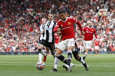 Ronaldo lập cú đúp, Manchester United đánh bại Newcastle 4-1 - Ảnh 3. Ronaldo lập cú đúp, Manchester United đánh bại Newcastle 4-1 - Ảnh 3.