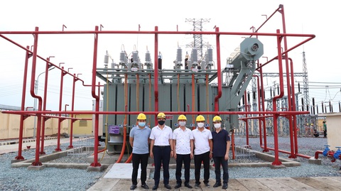 EVNNPC vượt khó bằng ‘3 tại chỗ’ và ứng dụng công nghệ - Ảnh 3. EVNNPC vượt khó bằng ‘3 tại chỗ’ và ứng dụng công nghệ - Ảnh 3.