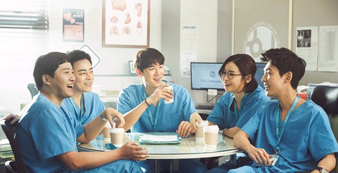 Phim Hàn nào hay nhất năm? - Ảnh 2. Phim Hàn nào hay nhất năm? - Ảnh 2.
