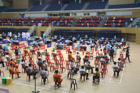 Đà Nẵng hoãn tiêm chủng phòng COVID-19 trong 2 ngày để phòng chống bão - Ảnh 1. Đà Nẵng hoãn tiêm chủng phòng COVID-19 trong 2 ngày để phòng chống bão - Ảnh 1.