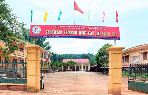 Tạm đình chỉ nữ giáo viên để lộ hình ảnh nóng trong buổi tập huấn trực tuyến - Ảnh 1. Tạm đình chỉ nữ giáo viên để lộ hình ảnh nóng trong buổi tập huấn trực tuyến - Ảnh 1.