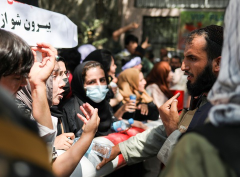 Taliban: Phụ nữ đi học phải ngồi lớp riêng - Ảnh 1. Taliban: Phụ nữ đi học phải ngồi lớp riêng - Ảnh 1.