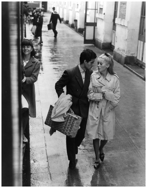 The Umbrellas Of Cherbourg: Tình yêu đã đi đâu? - Ảnh 1. The Umbrellas Of Cherbourg: Tình yêu đã đi đâu? - Ảnh 1.