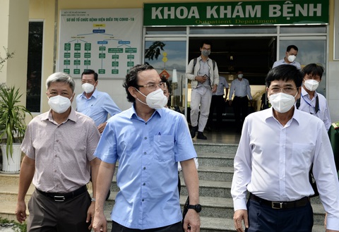 Bí thư Nguyễn Văn Nên: Củng cố lực lượng y tế, tính luôn giải pháp bổ sung lực lượng - Ảnh 1. Bí thư Nguyễn Văn Nên: Củng cố lực lượng y tế, tính luôn giải pháp bổ sung lực lượng - Ảnh 1.