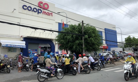 Điều tra thông tin phong tỏa thành phố Bạc Liêu khiến dân đổ xô mua hàng dự trữ - Ảnh 1. Điều tra thông tin phong tỏa thành phố Bạc Liêu khiến dân đổ xô mua hàng dự trữ - Ảnh 1.