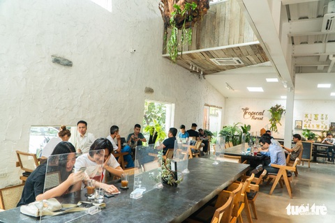 Bí thư Đinh Tiến Dũng: Hà Nội sẽ đẩy lùi dịch bệnh, sớm bắt đầu bình thường mới - Ảnh 1. Bí thư Đinh Tiến Dũng: Hà Nội sẽ đẩy lùi dịch bệnh, sớm bắt đầu bình thường mới - Ảnh 1.