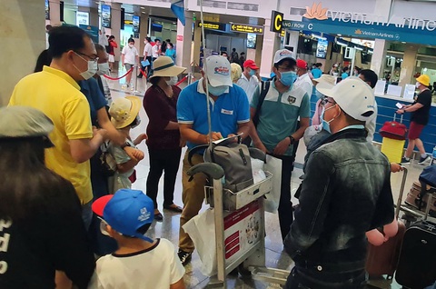 Không ép người tiêu dùng để hỗ trợ hãng bay - Ảnh 1. Không ép người tiêu dùng để hỗ trợ hãng bay - Ảnh 1.