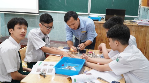 TP.HCM: Các trường phổ thông tư thục giảm hơn 14.000 học sinh vì COVID-19 - Ảnh 1. TP.HCM: Các trường phổ thông tư thục giảm hơn 14.000 học sinh vì COVID-19 - Ảnh 1.