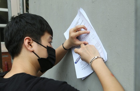 Tiền hỗ trợ đến với sinh viên nghèo, lao động không tạm trú ở Hà Nội - Ảnh 2. Tiền hỗ trợ đến với sinh viên nghèo, lao động không tạm trú ở Hà Nội - Ảnh 2.