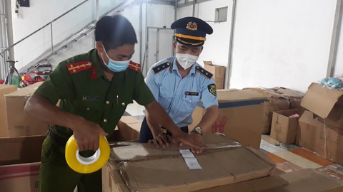 Kho đồ chơi, kho bánh trung thu ‘khủng’ rộng hơn 300m2 - Ảnh 1. Kho đồ chơi, kho bánh trung thu ‘khủng’ rộng hơn 300m2 - Ảnh 1.