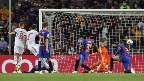 Lewandowski lập cú đúp, Bayern Munich đè bẹp Barca ngay tại Nou Camp - Ảnh 4. Lewandowski lập cú đúp, Bayern Munich đè bẹp Barca ngay tại Nou Camp - Ảnh 4.