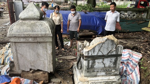 Tu bổ chùa Thổ Hà làm vỡ bia đá cổ 342 năm: Yêu cầu đặt lại vị trí cũ, rà soát toàn bộ - Ảnh 1. Tu bổ chùa Thổ Hà làm vỡ bia đá cổ 342 năm: Yêu cầu đặt lại vị trí cũ, rà soát toàn bộ - Ảnh 1.