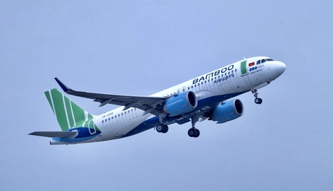 Bamboo Airways bay chuyên cơ khứ hồi chở y bác sĩ vào miền Nam chống dịch - Ảnh 4. Bamboo Airways bay chuyên cơ khứ hồi chở y bác sĩ vào miền Nam chống dịch - Ảnh 4.