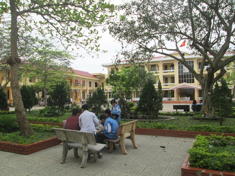 Học sinh Quảng Bình học qua tivi theo bài giảng của Bắc Ninh và Bình Thuận - Ảnh 1. Học sinh Quảng Bình học qua tivi theo bài giảng của Bắc Ninh và Bình Thuận - Ảnh 1.
