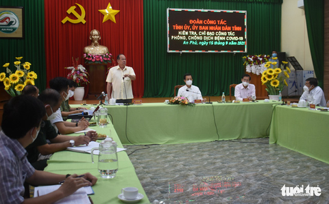 Bị Thủ tướng ‘điểm danh’ lúc nửa đêm, An Giang họp khẩn cấp với 4 huyện, thành phố - Ảnh 1. Bị Thủ tướng ‘điểm danh’ lúc nửa đêm, An Giang họp khẩn cấp với 4 huyện, thành phố - Ảnh 1.