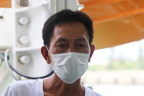 Vượt sóng dữ cứu ngư dân - Ảnh 2. Vượt sóng dữ cứu ngư dân - Ảnh 2.