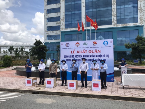 600 cán bộ sinh viên Y dược Cần Thơ lên đường hỗ trợ chống dịch tại Kiên Giang - Ảnh 1. 600 cán bộ sinh viên Y dược Cần Thơ lên đường hỗ trợ chống dịch tại Kiên Giang - Ảnh 1.