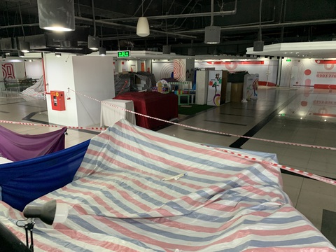 Người dân quận 7 mừng rỡ đi siêu thị, quán ăn liên tục chốt đơn qua app - Ảnh 12. Người dân quận 7 mừng rỡ đi siêu thị, quán ăn liên tục chốt đơn qua app - Ảnh 12.