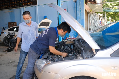 Đà Nẵng ngày đầu nới lỏng giãn cách, người dân ra đường nhiều hơn - Ảnh 2. Đà Nẵng ngày đầu nới lỏng giãn cách, người dân ra đường nhiều hơn - Ảnh 2.