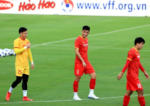 Công Phượng trở lại tập luyện cùng đội tuyển để chuẩn bị đá với Trung Quốc - Ảnh 4.