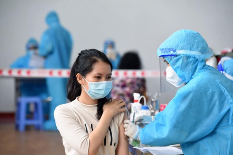 TP.HCM mắc kẹt giữa các tiêu chí chống dịch, vì sao? - Ảnh 1. TP.HCM mắc kẹt giữa các tiêu chí chống dịch, vì sao? - Ảnh 1.