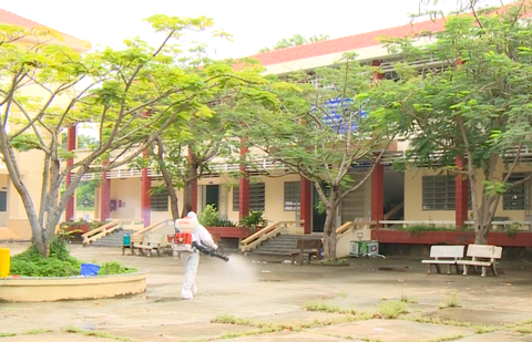 Long An khai giảng, 101.256 học sinh thiếu máy tính, điện thoại, tivi học trực tuyến - Ảnh 2. Long An khai giảng, 101.256 học sinh thiếu máy tính, điện thoại, tivi học trực tuyến - Ảnh 2.