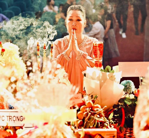 Fanpage Phi Nhung: Cầu nguyện cho ca sĩ mau lành bệnh trở về với khán giả - Ảnh 2. Fanpage Phi Nhung: Cầu nguyện cho ca sĩ mau lành bệnh trở về với khán giả - Ảnh 2.