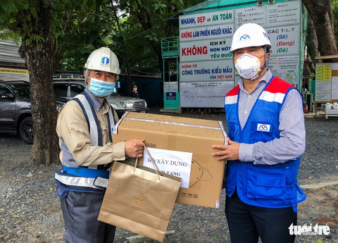 Thứ trưởng Bộ Xây dựng kiểm tra công trường nhà ga metro Bến Thành - Ảnh 5. Thứ trưởng Bộ Xây dựng kiểm tra công trường nhà ga metro Bến Thành - Ảnh 5.