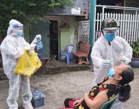 Cà Mau xét nghiệm COVID-19 toàn bộ người dân trên địa bàn - Ảnh 1. Cà Mau xét nghiệm COVID-19 toàn bộ người dân trên địa bàn - Ảnh 1.