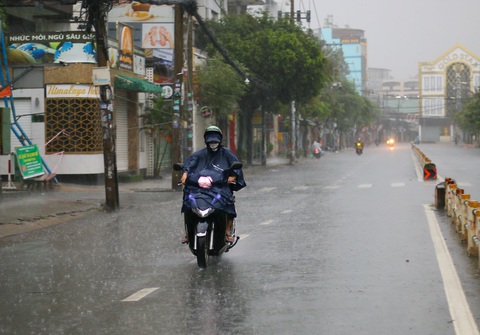 Đầu tuần tới, TP.HCM có mưa to kèm dông gió nguy hiểm - Ảnh 1. Đầu tuần tới, TP.HCM có mưa to kèm dông gió nguy hiểm - Ảnh 1.