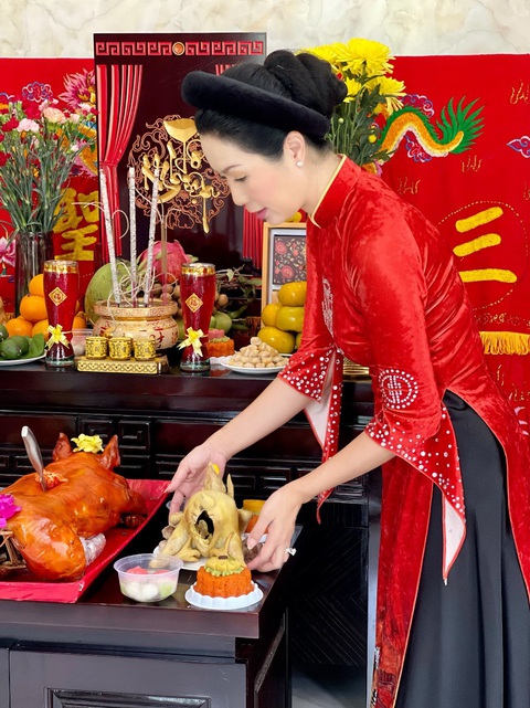 Mùa giỗ tổ kỳ lạ nhất trong lịch sử biểu diễn của giới nghệ thuật - Ảnh 4.