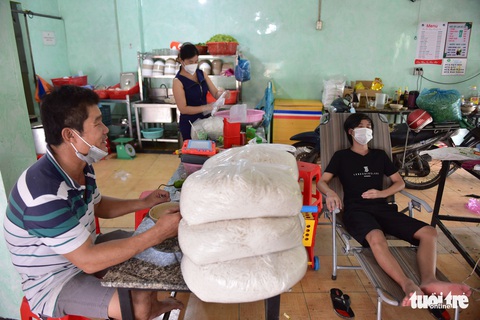 Nhiều quán phở, bún bò TP.HCM bắt đầu chốt đơn trở lại - Ảnh 6. Nhiều quán phở, bún bò TP.HCM bắt đầu chốt đơn trở lại - Ảnh 6.
