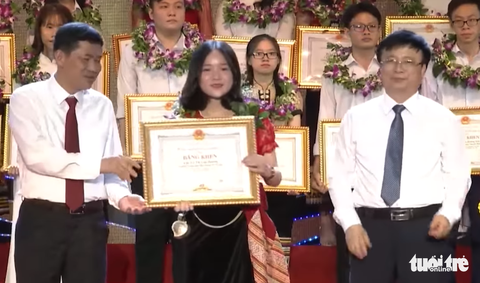 36 học sinh nội trú đỗ đại học từ 30 điểm, hiệu trưởng khẳng định học thật - Ảnh 2. 36 học sinh nội trú đỗ đại học từ 30 điểm, hiệu trưởng khẳng định học thật - Ảnh 2.