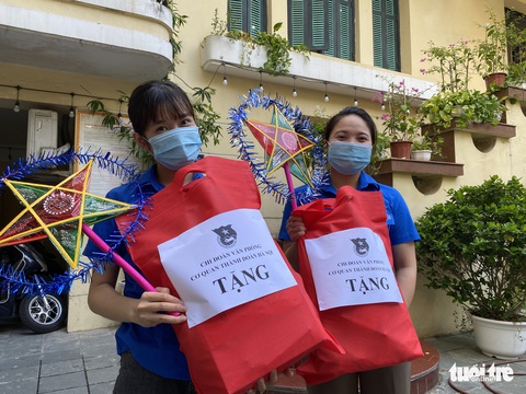 Bánh trung thu handmade gửi tặng thiếu nhi trong dịch COVID-19 - Ảnh 3. Bánh trung thu handmade gửi tặng thiếu nhi trong dịch COVID-19 - Ảnh 3.