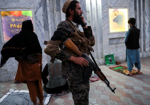 Taliban hứng chịu vụ tấn công khủng bố chết người đầu tiên - Ảnh 1. Taliban hứng chịu vụ tấn công khủng bố chết người đầu tiên - Ảnh 1.