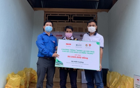 Hoàn thành bàn giao 10 căn nhà cho bà con vùng lũ, sạt lở ở Quảng Nam - Ảnh 2. Hoàn thành bàn giao 10 căn nhà cho bà con vùng lũ, sạt lở ở Quảng Nam - Ảnh 2.