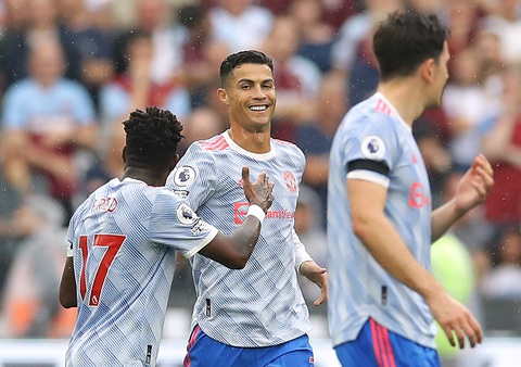 Ronaldo lập công, De Gea cản phạt đền giúp Man Utd ngược dòng kịch tính - Ảnh 1. Ronaldo lập công, De Gea cản phạt đền giúp Man Utd ngược dòng kịch tính - Ảnh 1.