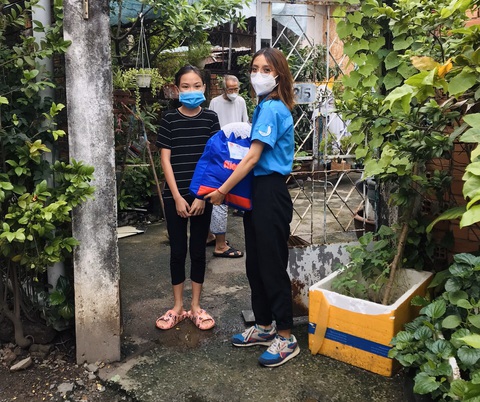 Hơn 2.000 phần quà cho một mùa tết đoàn viên ấm áp - Ảnh 5. Hơn 2.000 phần quà cho một mùa tết đoàn viên ấm áp - Ảnh 5.