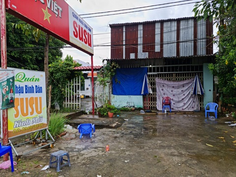 Thanh niên tiếp thị nước giải khát đâm 3 chị em người tình, làm 2 người chết - Ảnh 1. Thanh niên tiếp thị nước giải khát đâm 3 chị em người tình, làm 2 người chết - Ảnh 1.