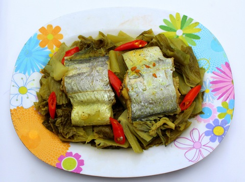 Nỗi niềm cá hố kho dưa, em kho ngon quá rất vừa miệng anh - Ảnh 4. Nỗi niềm cá hố kho dưa, em kho ngon quá rất vừa miệng anh - Ảnh 4.