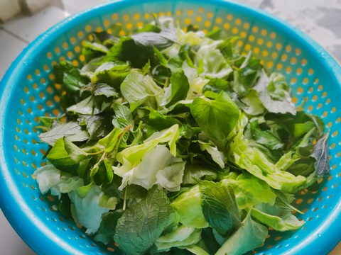 Bánh canh bột mì nấu nước xương ống ăn cùng chả cá - Ảnh 3. Bánh canh bột mì nấu nước xương ống ăn cùng chả cá - Ảnh 3.